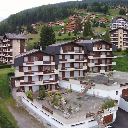 Apartment Near The Ski Lift شقة *