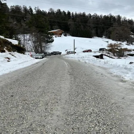 Apartment Near The Ski Lift * لا تزوماز
