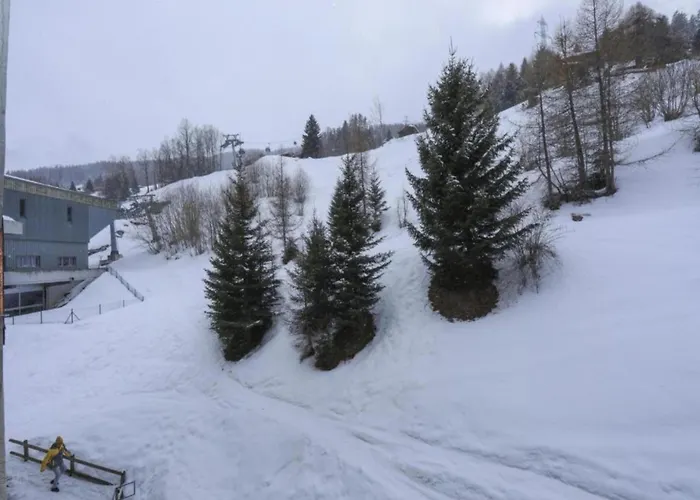 아파트 In By Lift