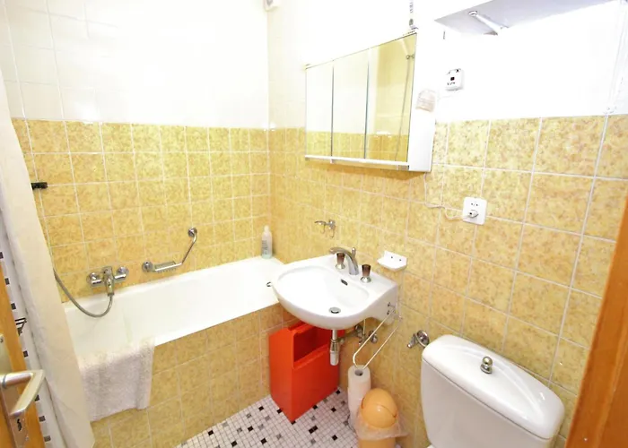 아파트 In By Lift 라 초우마츠