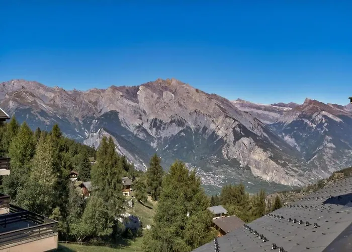 아파트 In By Lift